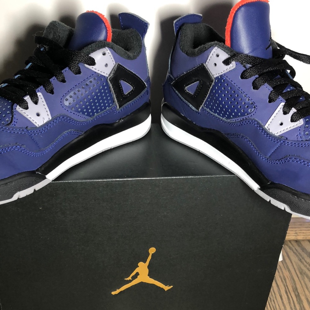 Air Jordan 4 Retro (PS) size 2.5 Y mid night